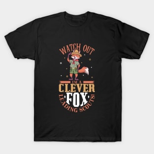 Clever fox leading scouts - Cub master T-Shirt